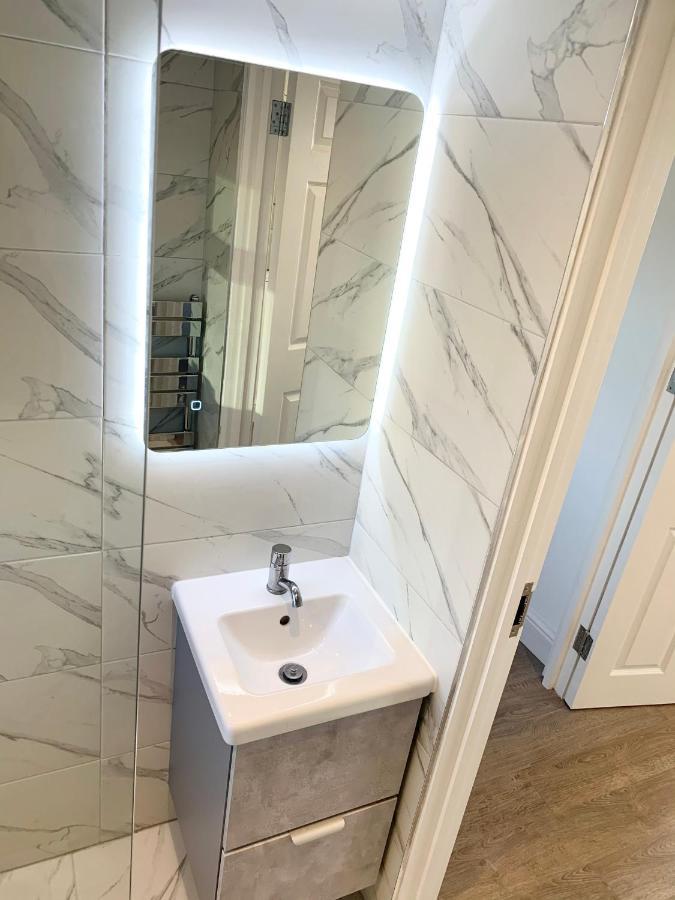 Large 3 Bedroom Modern Apartment Close To Central London Finchley Dış mekan fotoğraf