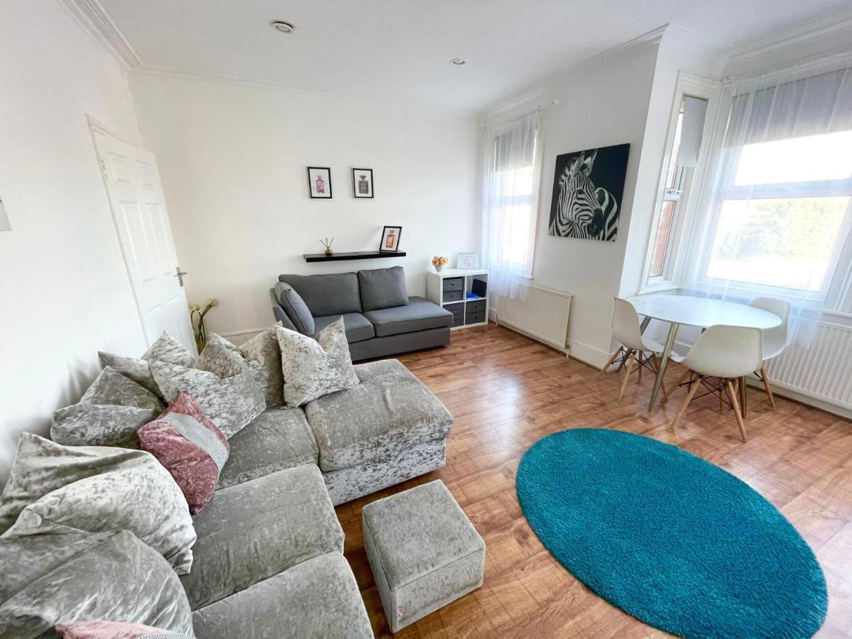 Large 3 Bedroom Modern Apartment Close To Central London Finchley Dış mekan fotoğraf