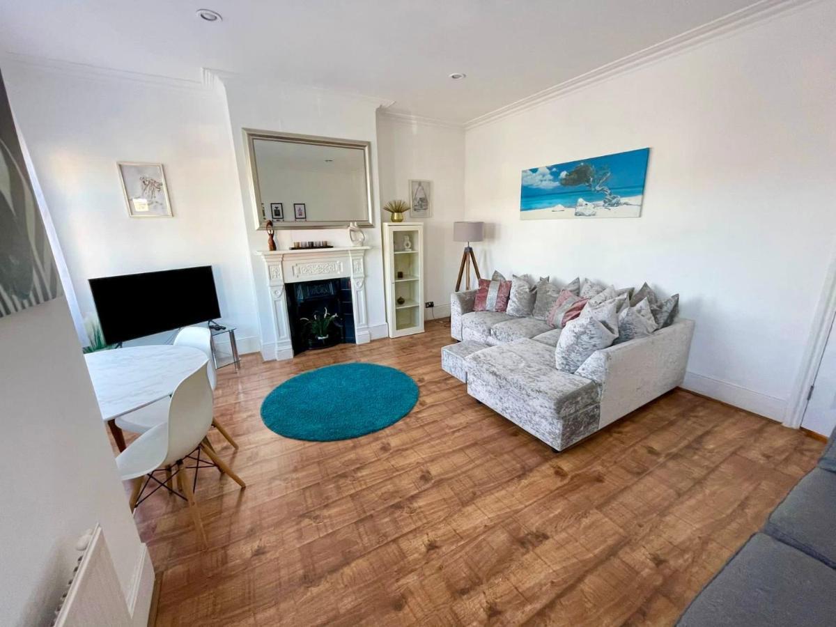 Large 3 Bedroom Modern Apartment Close To Central London Finchley Dış mekan fotoğraf